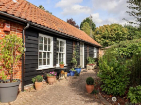 Courtyard Cottage, Poplar Farm Barn